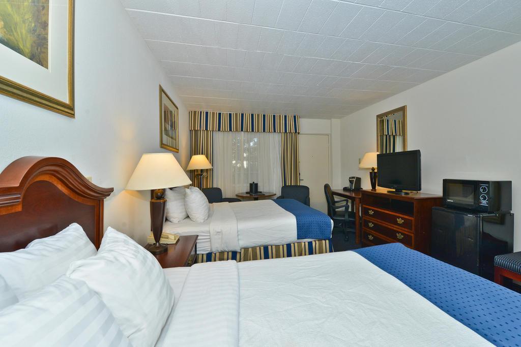Clarion And Conference Center Harrisburg West Hotel