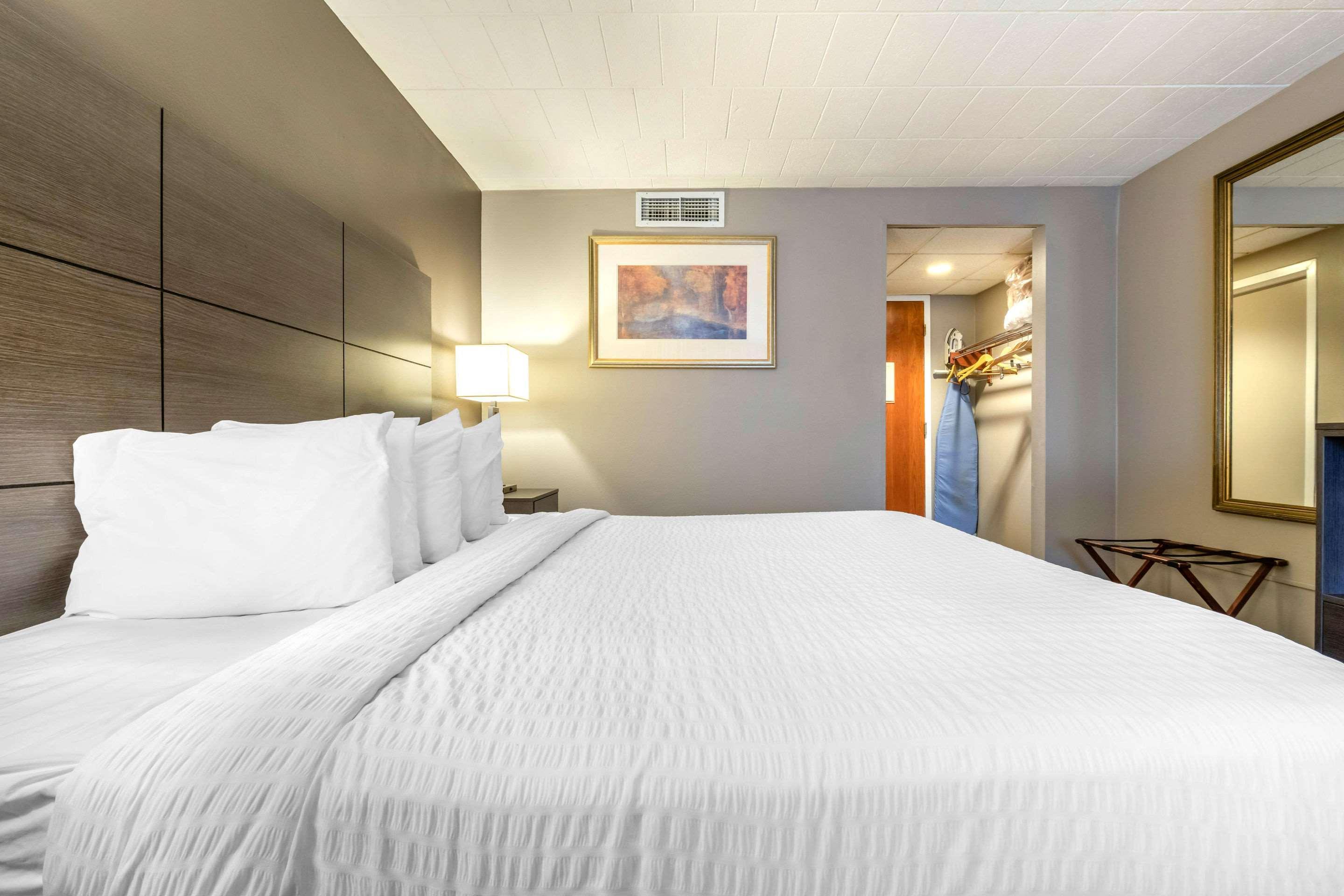 Clarion And Conference Center Harrisburg West 3*